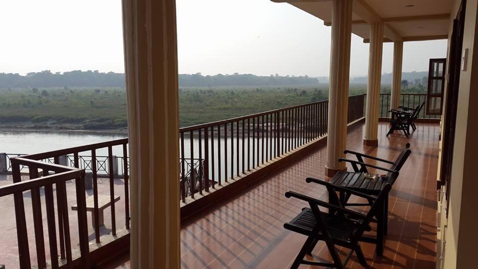 Jungle Wildlife Camp Sauraha Exterior foto