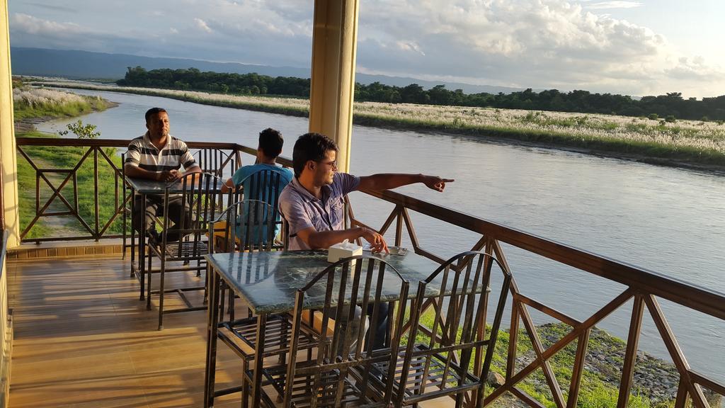 Jungle Wildlife Camp Sauraha Exterior foto
