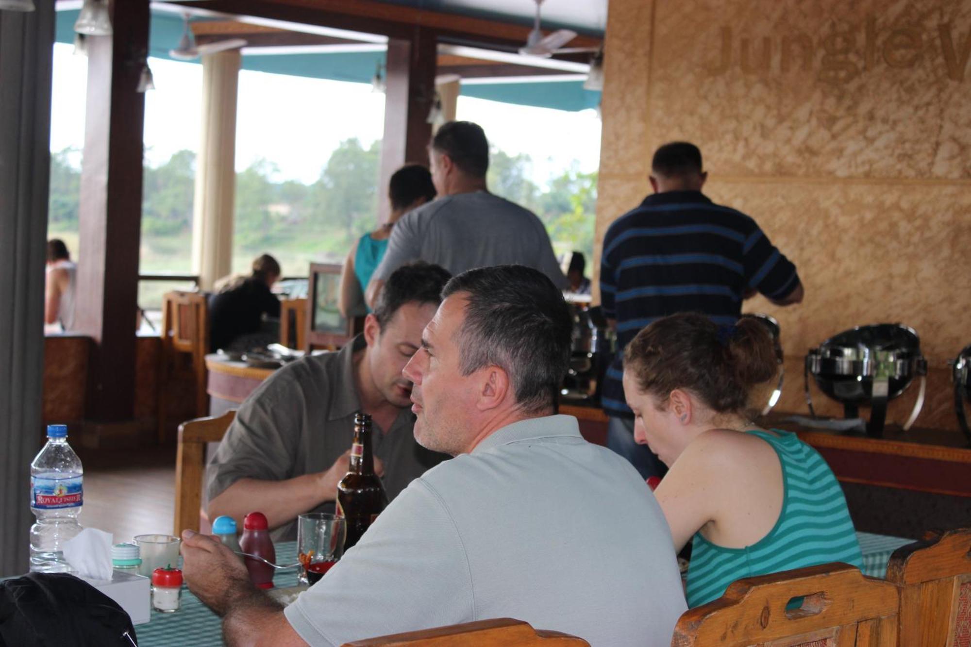 Jungle Wildlife Camp Sauraha Exterior foto