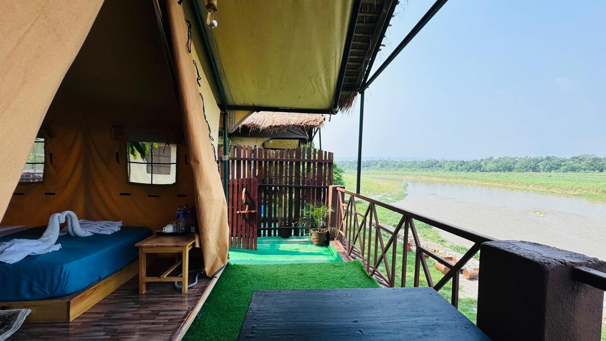 Jungle Wildlife Camp Sauraha Exterior foto