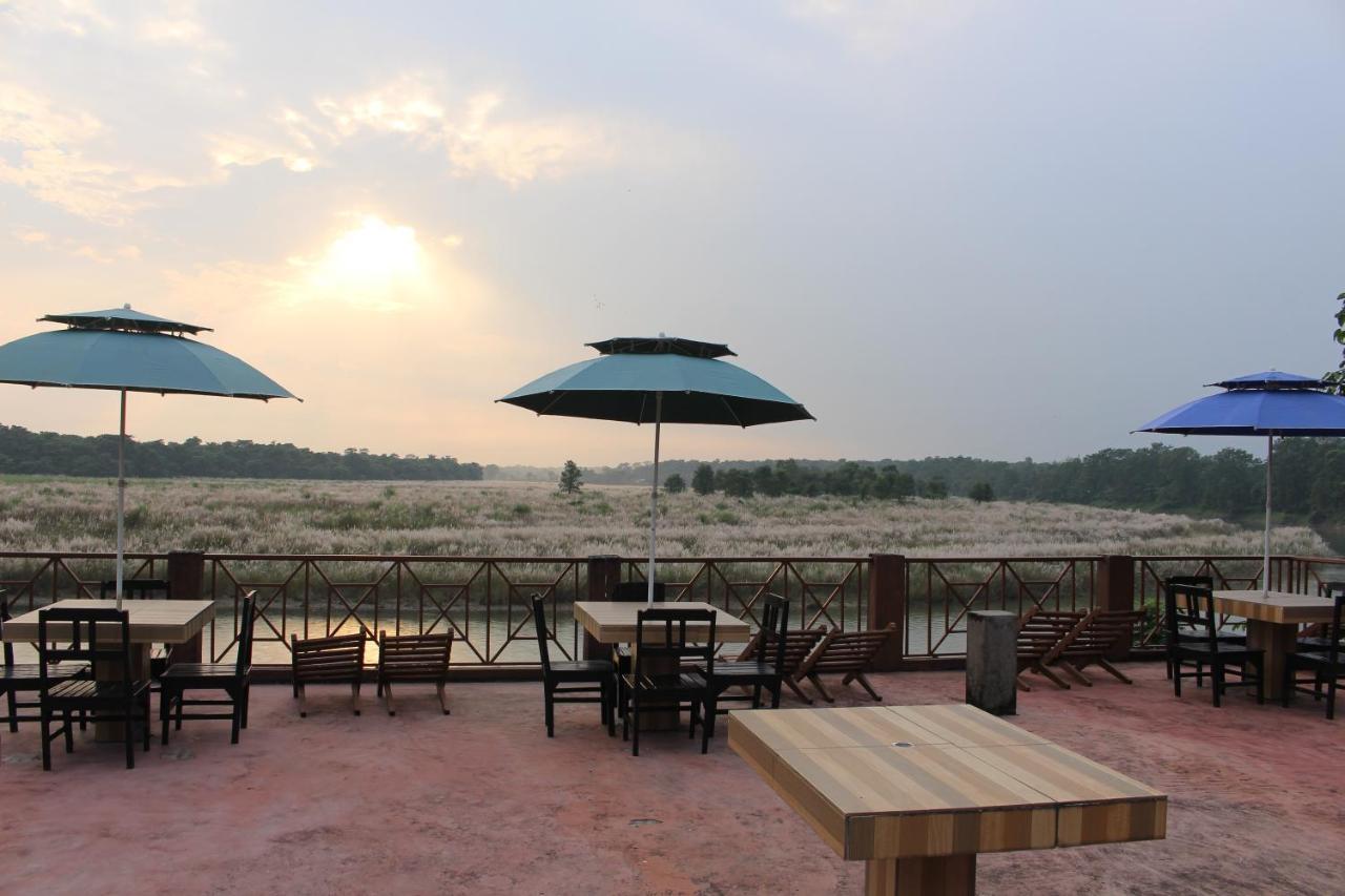 Jungle Wildlife Camp Sauraha Exterior foto