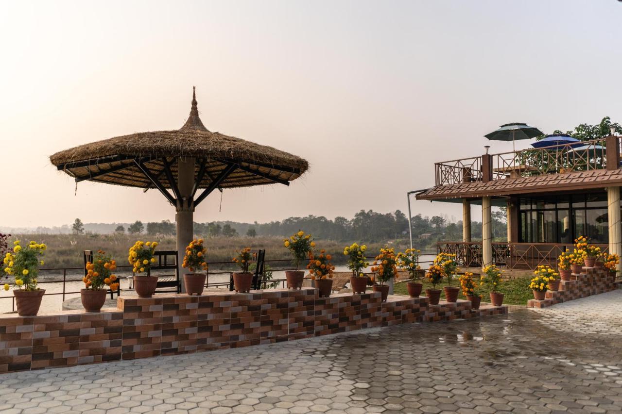Jungle Wildlife Camp Sauraha Exterior foto