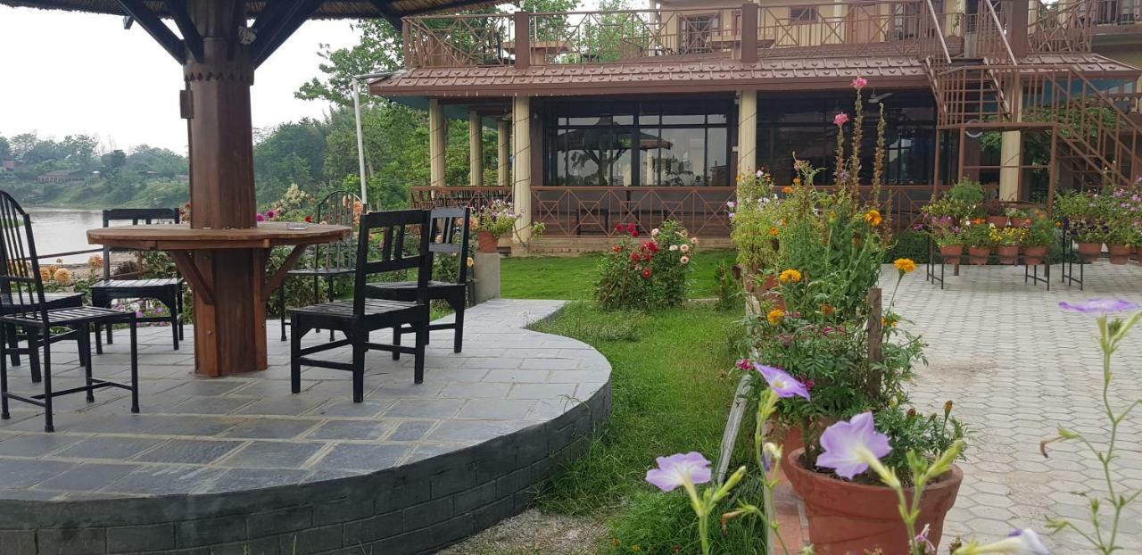Jungle Wildlife Camp Sauraha Exterior foto